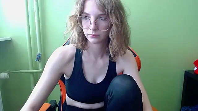 juicyPenny online show from March 2026 07:11:01 AM