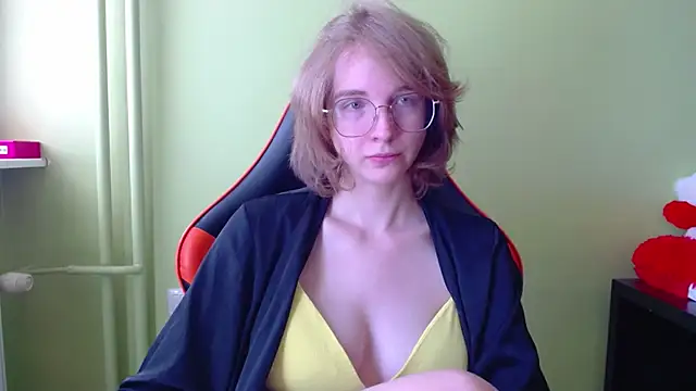 juicyPenny online show from May 2026 09:16:02 AM
