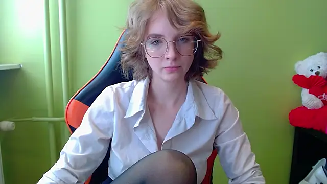 juicyPenny online show from April 2026 08:38:02 AM