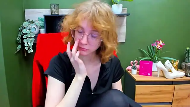 Snapshot of juicyPenny chatting on November 2025 07:34:02 AM juicyPenny online show from November 2025 07:34:02 AM