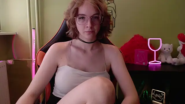 juicyPenny online show from May 2026 08:23:01 AM