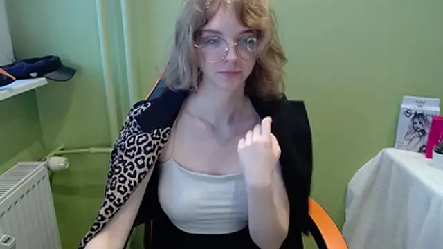 Snapshot of juicyPenny chatting on November 2025 07:41:01 AM juicyPenny online show from November 2025 07:41:01 AM