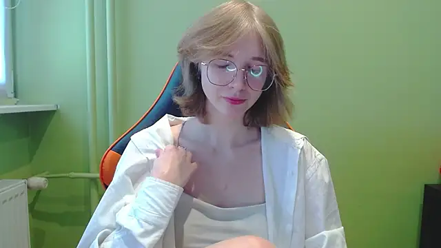 juicyPenny online show from May 2026 06:32:02 AM