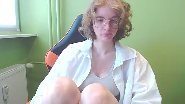 juicyPenny online show from May 2026 06:27:01 AM