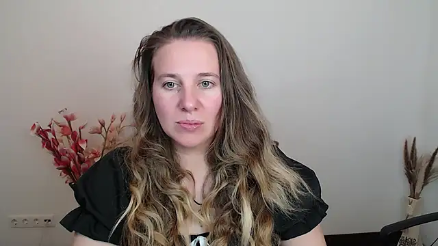 Darklure  online show from October 2025 07:14:01 PM