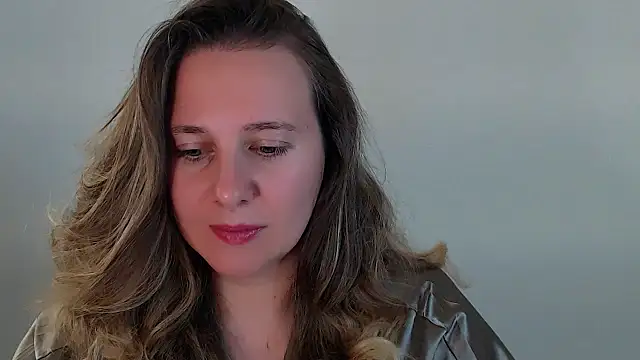 Darklure  online show from September 2025 10:59:01 PM