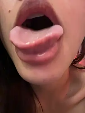 cherrycuteasian online show from June 2026 11:37:02 AM