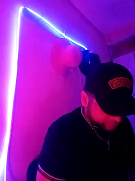 Snapshot of RandalHot chatting on November 2025 06:35:02 AM RandalHot online show from November 2025 06:35:02 AM