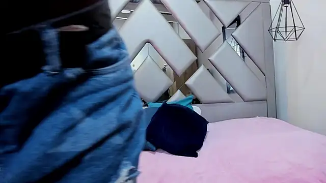 Snapshot of Lorenn_Hill chatting on October 2025 12:57:02 PM Lorenn Hill online show from October 2025 12:57:02 PM