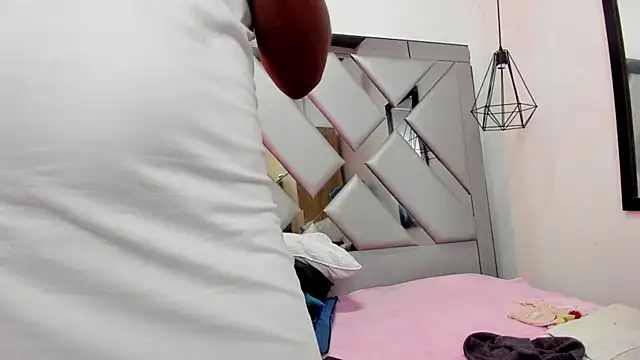 Snapshot of Lorenn_Hill chatting on October 2025 05:27:02 PM Lorenn Hill online show from October 2025 05:27:02 PM