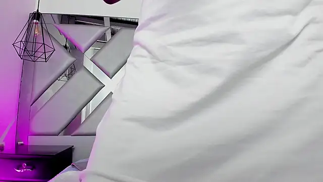 Snapshot of Lorenn_Hill chatting on November 2025 01:06:02 PM Lorenn Hill online show from November 2025 01:06:02 PM