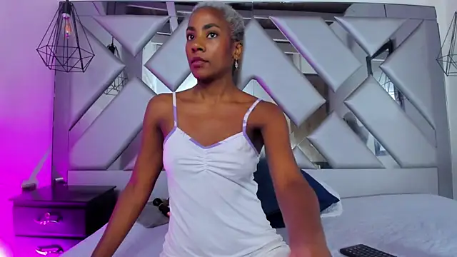 Snapshot of Lorenn_Hill chatting on October 2025 12:50:01 PM Lorenn Hill online show from October 2025 12:50:01 PM