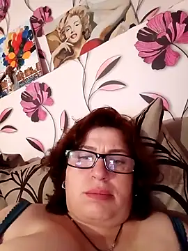 Snapshot of Darlene_Eleanor chatting on October 2025 04:05:02 AM Darlene Eleanor online show from October 2025 04:05:02 AM
