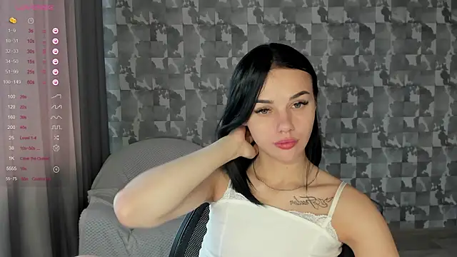 Kseni a online show from November 2025 10:20:01 AM