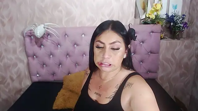 Snapshot of Naomi_Braunx chatting on October 2025 12:51:02 AM Naomi Braunx online show from October 2025 12:51:02 AM