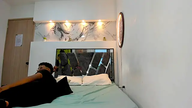 Snapshot of TWINKS_BOYS1 chatting on December 2025 07:29:02 PM TWINKS BOYS1 online show from December 2025 07:29:02 PM