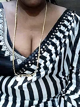 Snapshot of shobini chatting on October 2025 01:54:02 PM shobini online show from October 2025 01:54:02 PM