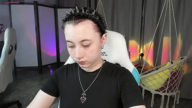 ClaraParks online show from April 2026 07:20:01 PM