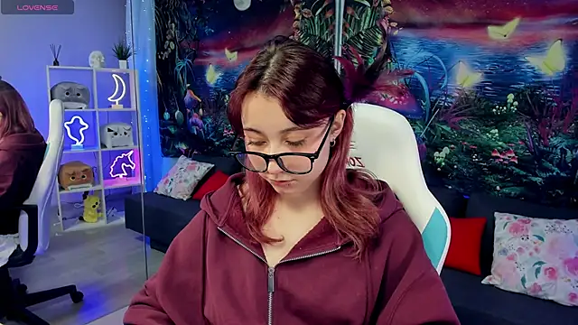 ClaraParks online show from November 2025 08:42:02 PM