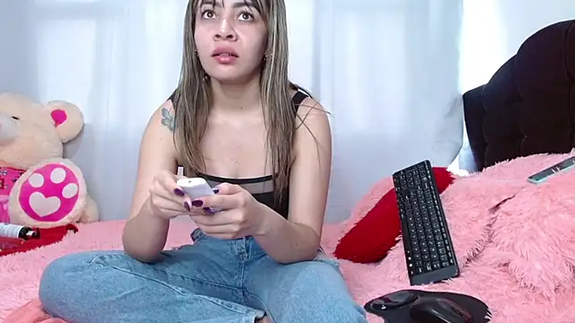 Charlothe Wright online show from November 2025 06:11:02 PM