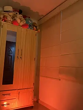 Lily  18 online show from January 2026 05:33:01 AM