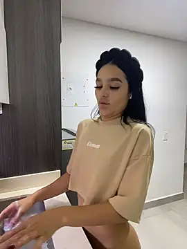 Snapshot of Dakota-Mitchell chatting on November 2025 10:21:02 PM Dakota-Mitchell online show from November 2025 10:21:02 PM