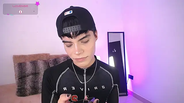 Dulcey  online show from November 2025 10:48:01 PM