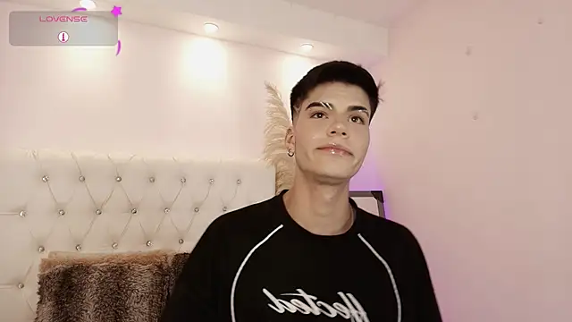 Dulcey  online show from November 2025 09:07:01 PM