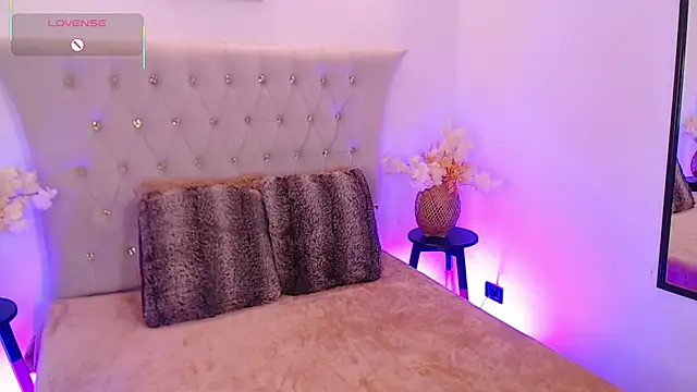 Dulcey  online show from November 2025 05:41:02 AM