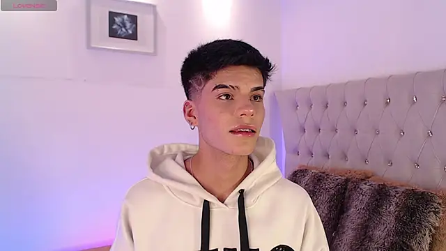 Dulcey  online show from November 2025 04:49:02 AM