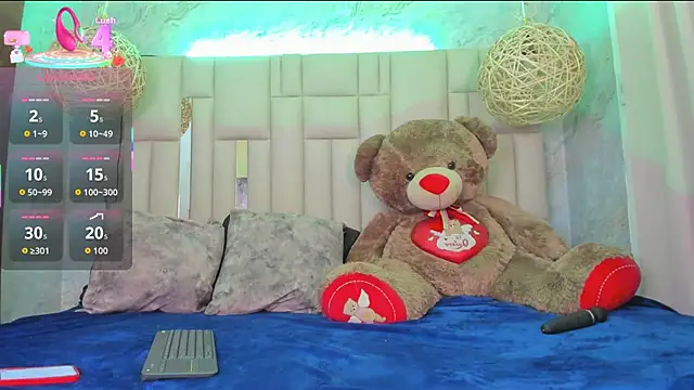 Snapshot of NikkyyRed chatting on September 2025 03:50:01 AM NikkyyRed online show from September 2025 03:50:01 AM