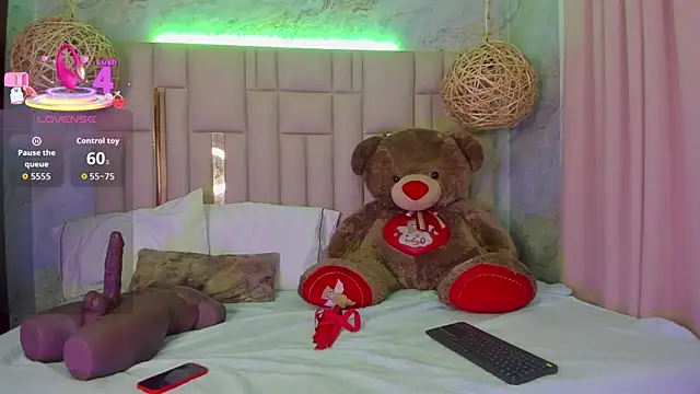 Snapshot of NikkyyRed chatting on November 2025 02:34:02 AM NikkyyRed online show from November 2025 02:34:02 AM