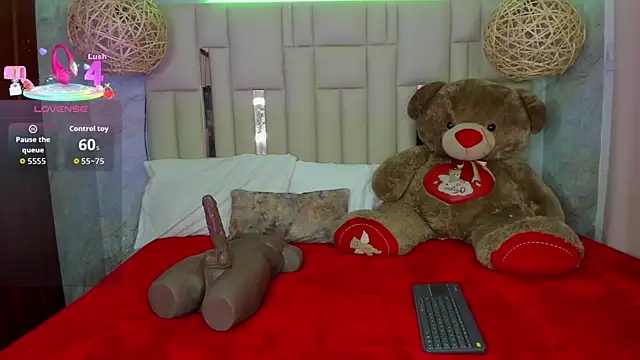 Snapshot of NikkyyRed chatting on November 2025 02:55:02 AM NikkyyRed online show from November 2025 02:55:02 AM