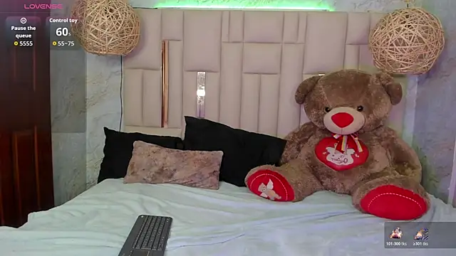 Snapshot of NikkyyRed chatting on November 2025 02:26:02 AM NikkyyRed online show from November 2025 02:26:02 AM