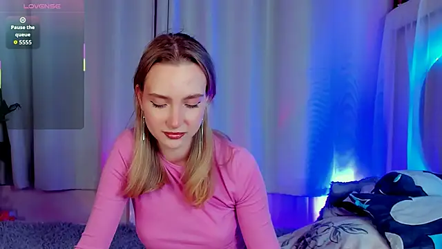 EllaBloom online show from November 2025 02:40:02 PM