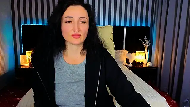 Snapshot of MissRossi chatting on October 2025 06:53:01 PM MissRossi online show from October 2025 06:53:01 PM