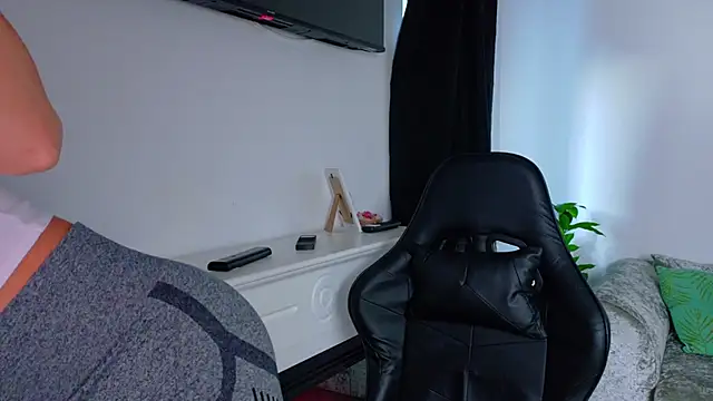 EvaBllake online show from February 2026 06:02:02 AM