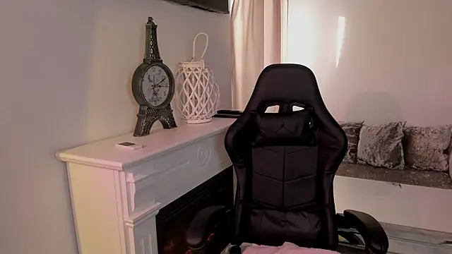 EvaBllake online show from November 2025 06:28:02 AM