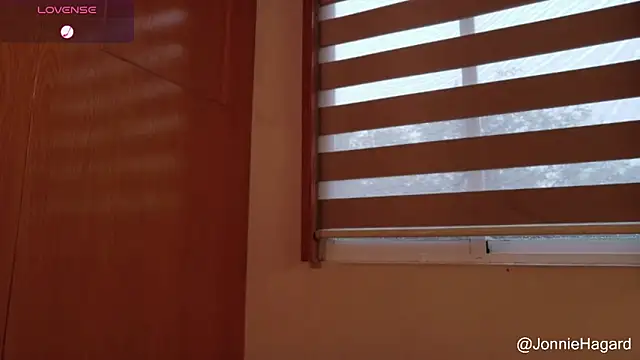 JonnieHagard online show from April 2026 11:28:01 PM