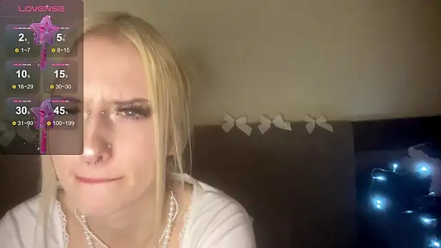 kittywithu online show from November 2025 12:09:02 PM