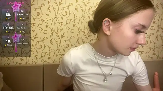 kittywithu online show from September 2025 04:53:01 PM