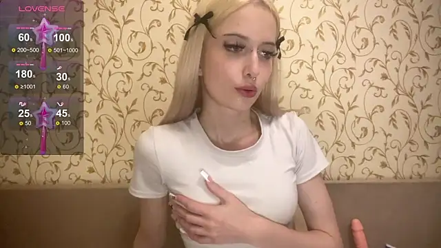 kittywithu online show from October 2025 06:05:01 PM