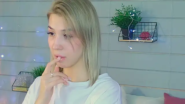 Snapshot of Bella_svon chatting on May 2026 03:31:02 PM Bella svon online show from May 2026 03:31:02 PM