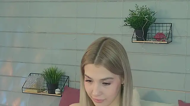 Snapshot of Bella_svon chatting on May 2026 09:08:02 AM Bella svon online show from May 2026 09:08:02 AM