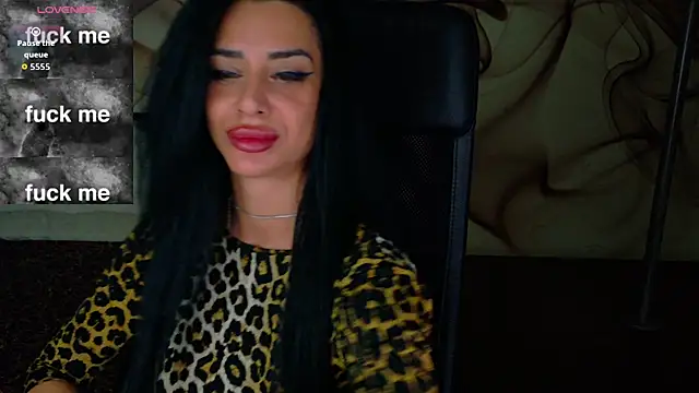 Snapshot of NaomiScarlet chatting on October 2025 05:45:02 PM NaomiScarlet online show from October 2025 05:45:02 PM