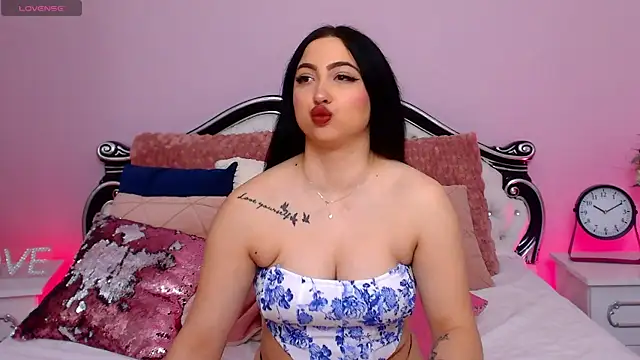 Snapshot of SweetySasha18 chatting on May 2026 05:22:01 PM SweetySasha18 online show from May 2026 05:22:01 PM