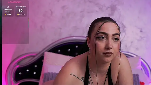 SweetySasha18 online show from June 2026 05:18:01 PM