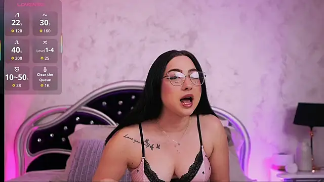 SweetySasha18 online show from June 2026 05:41:01 PM