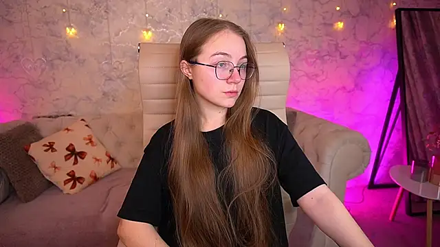 ArrinaWairr online show from May 2026 06:49:01 AM