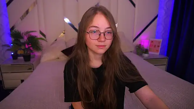 ArrinaWairr online show from November 2025 08:40:02 AM